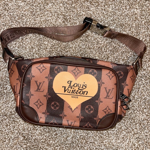 Super Cute Knock off Brown and Tan Crossbody Bag - Picture 1 of 6